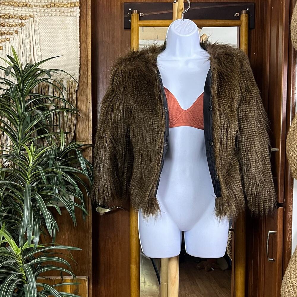 Kimchi Blue Faux Fur Jacket S Cropped Brown Shaggy Statement Urban Outfitters